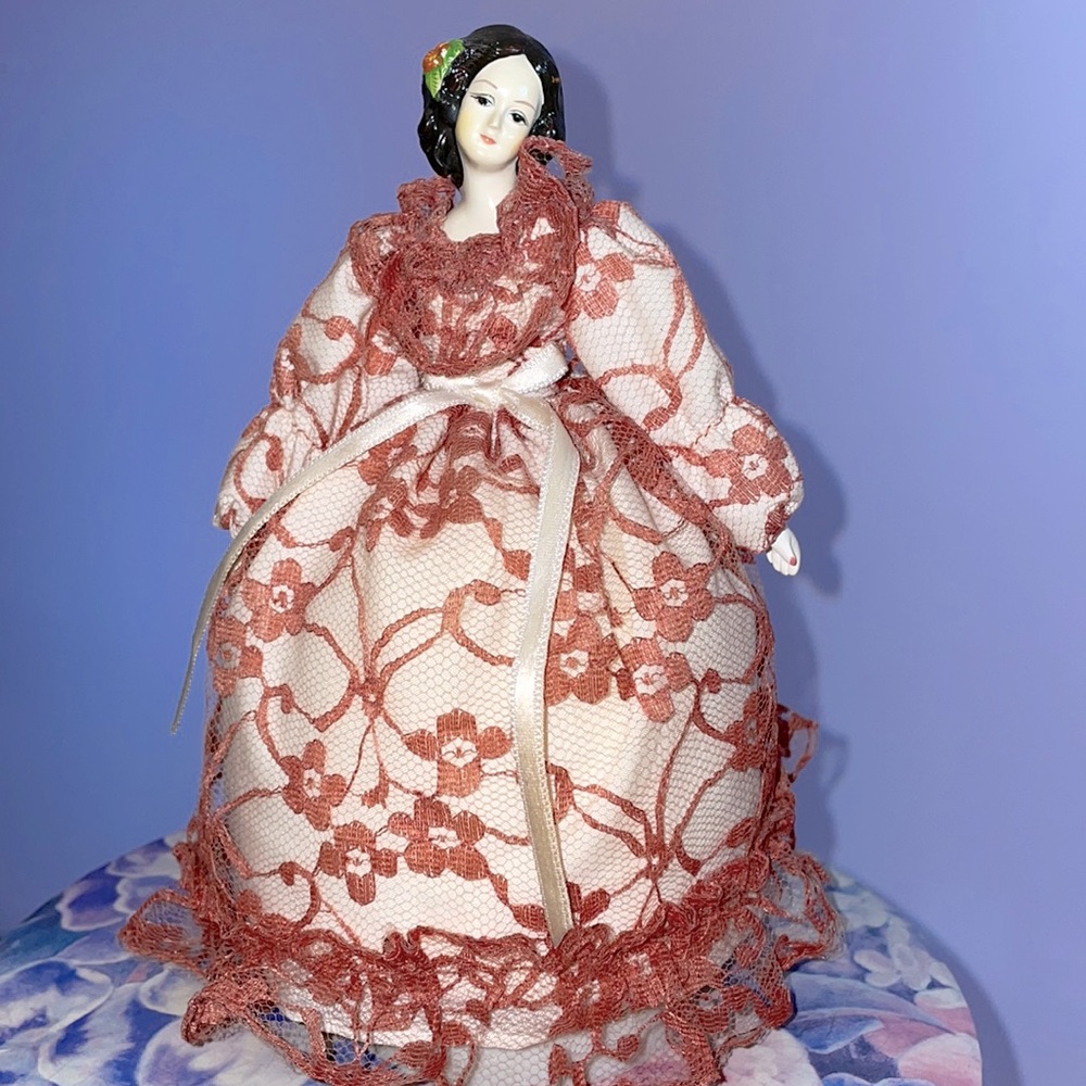 1970’s Vintage Bradley Dolls Dancing Music Box